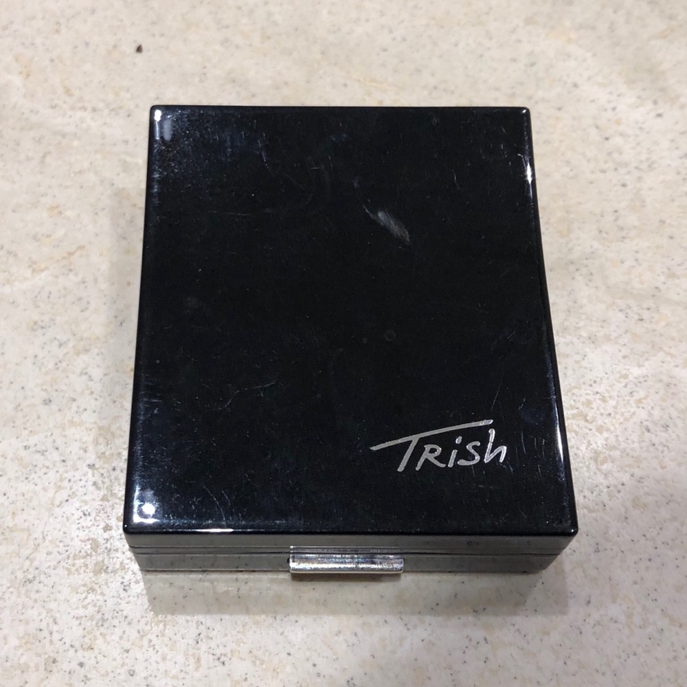 Trish McEvoy Med Refillable Double-Decker Compact
